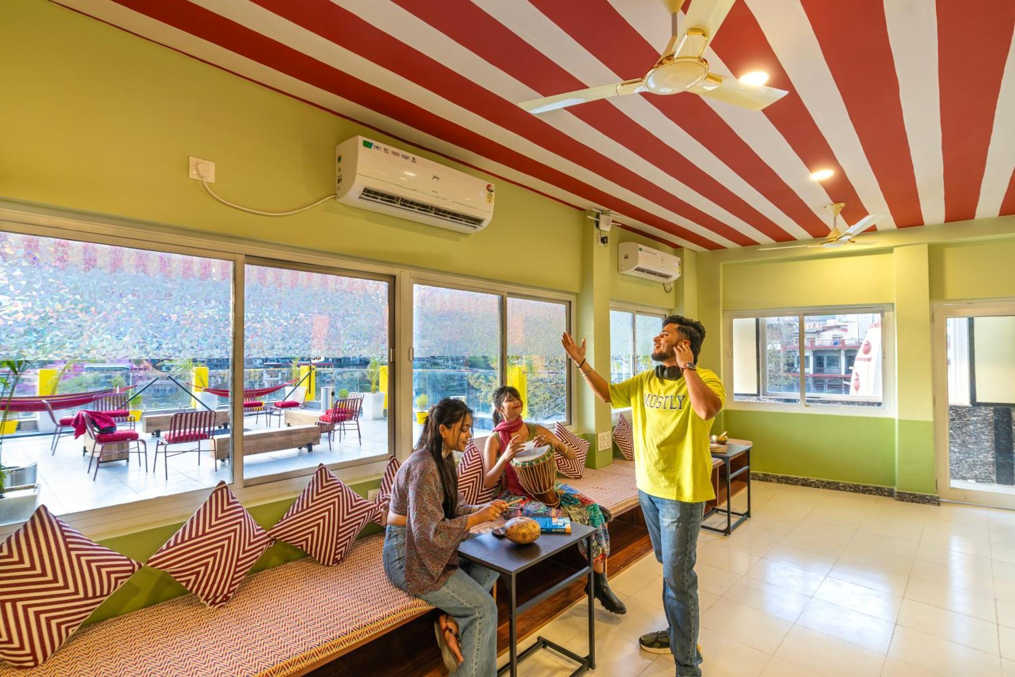 The Hosteller Rishikesh, Ganges Екстериор снимка